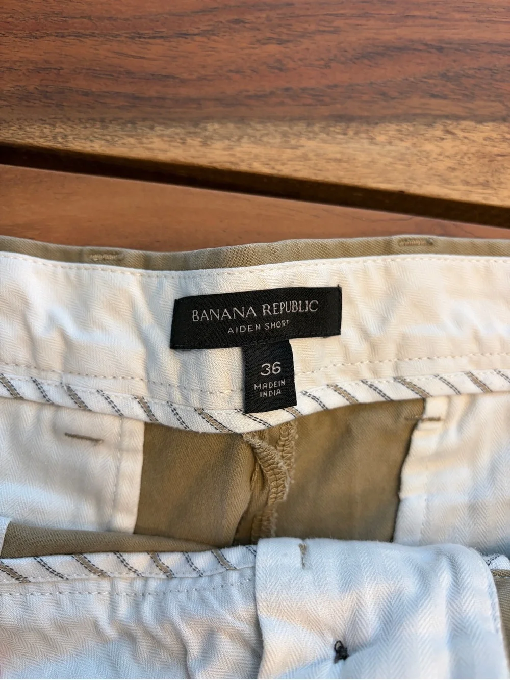Banana Republic Men's Flat Front Chino Shorts in Tan